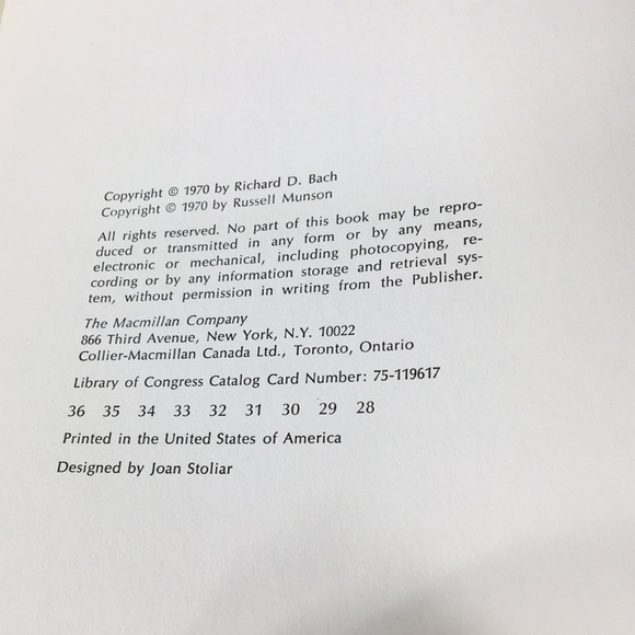 Jonathan Livingston Seagull by Richard Bach - Picture 9 of 9